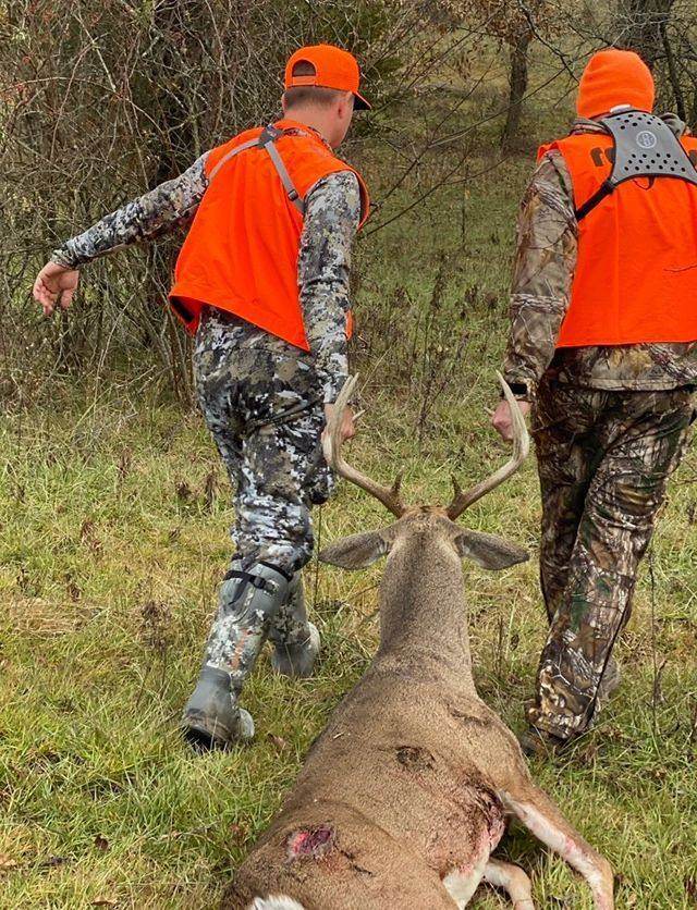 Missouri whitetail buck at Circle S Ranch