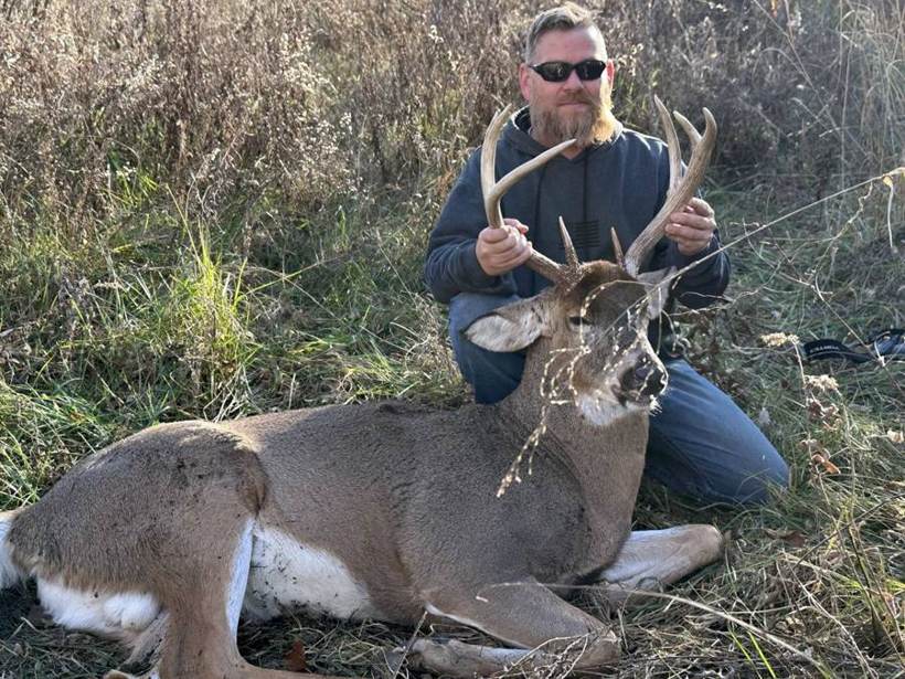 Missouri whitetail buck at Circle S Ranch