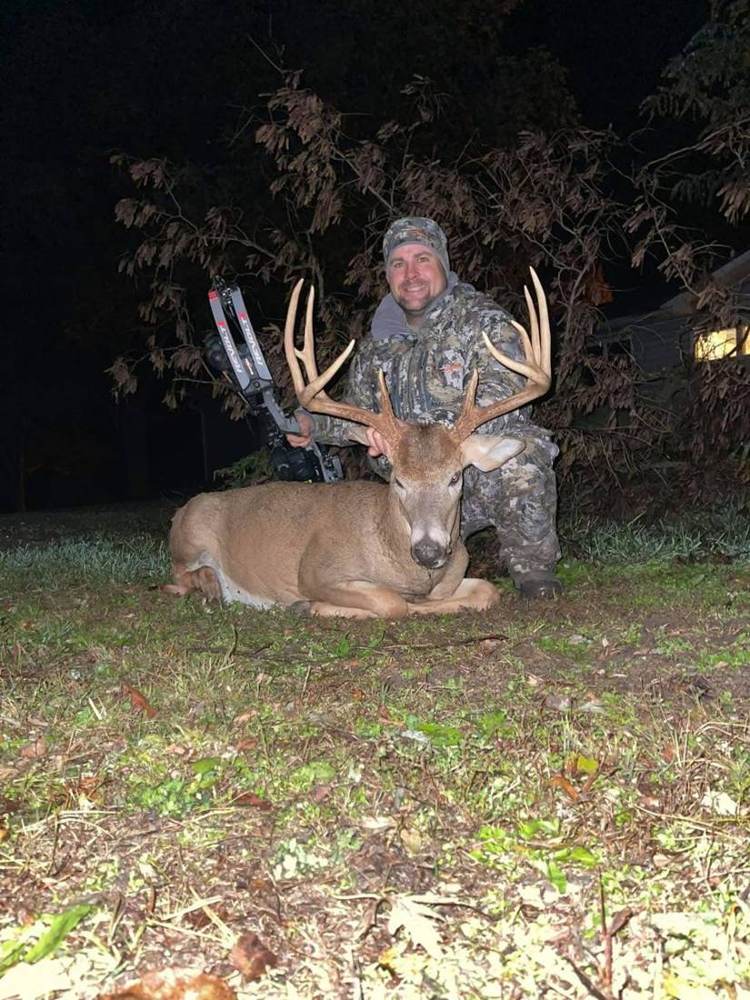 Trophy Missouri whitetail harvested at Circle S Ranch