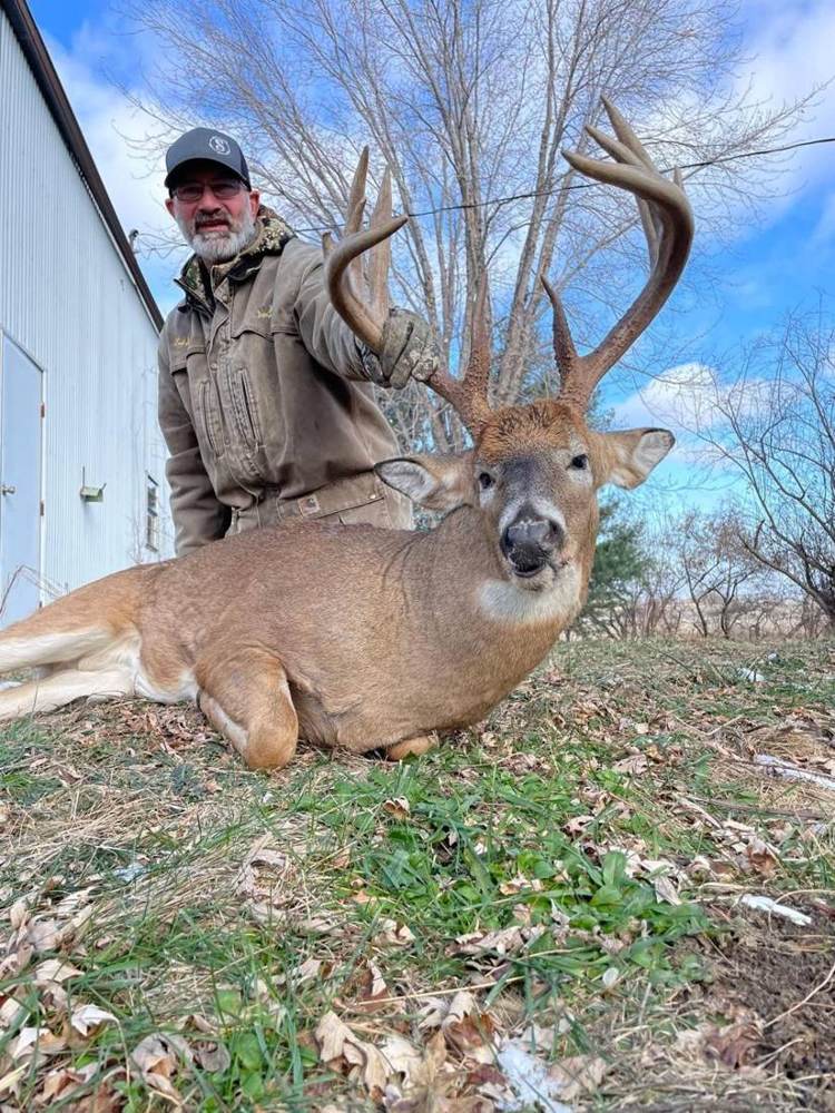 Trophy Missouri whitetail harvested at Circle S Ranch